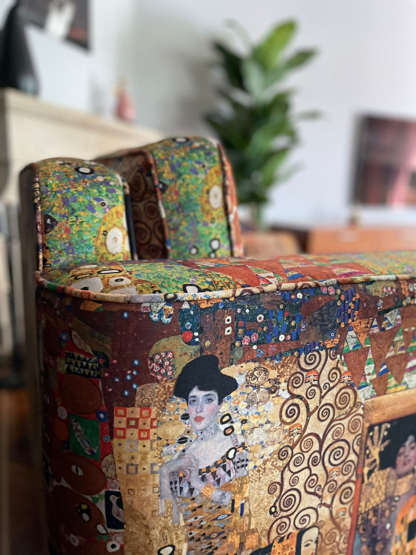 Gustav Klimt love seat